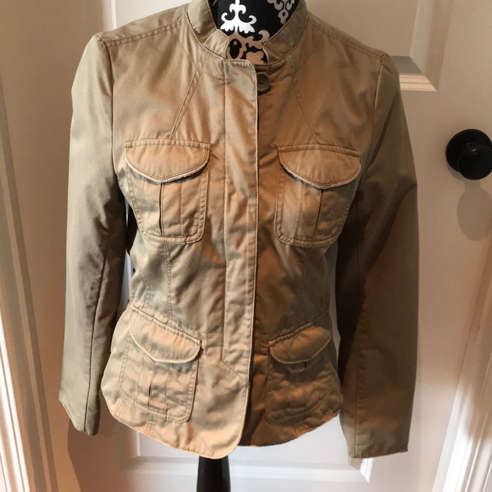Army green cotton button up utility jacket.